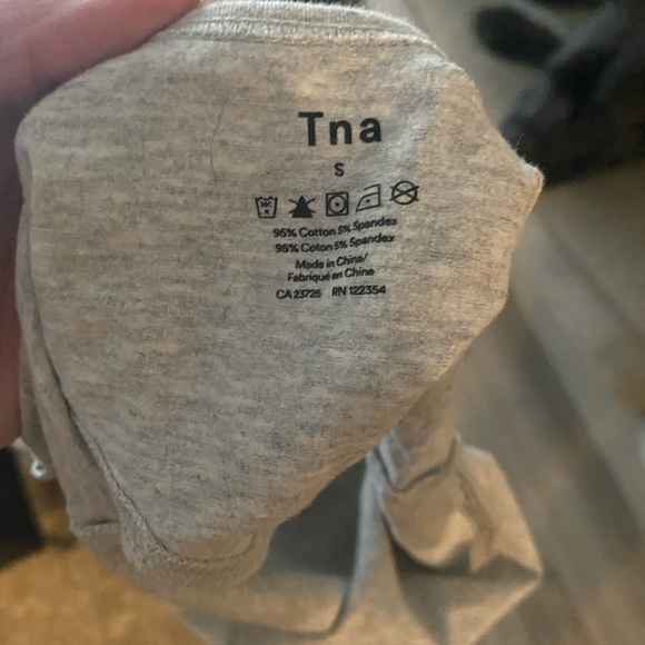 This was never worn - Picture 2 of 3